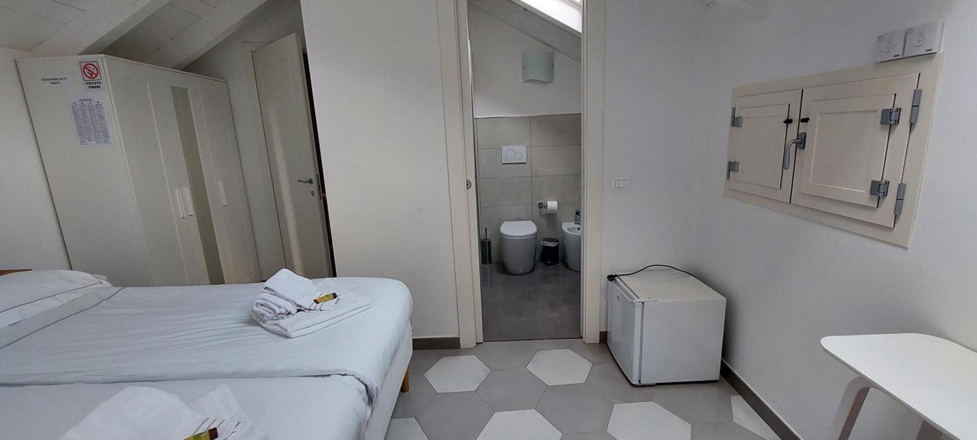 Casa Luigia Rooms Mtb In Finalborgo Bike Room Tour Ebike Trekking Finale Ligure Esterno foto